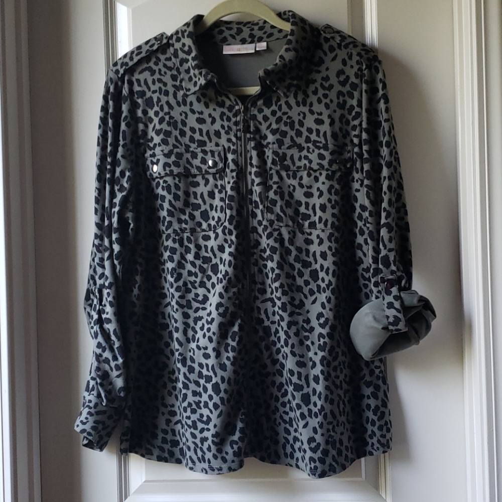 BELLE BY KIM GRAVEL animal print utility shirt